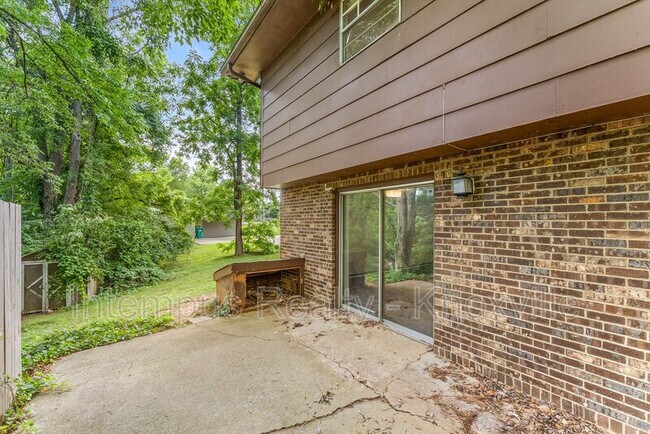 Building Photo - 8738 Gleason Dr