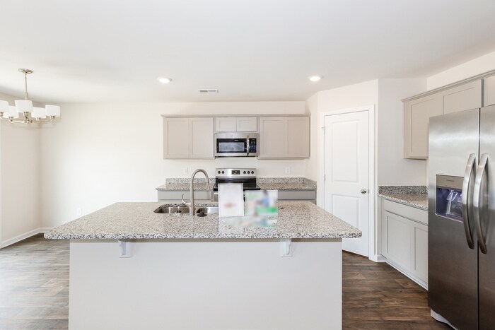 Building Photo - 220 Bowery Breeze Wy