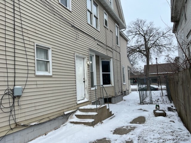 Dog run available right next to unit - 3040 Park Ave