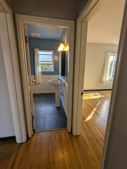 Building Photo - 973 30th St