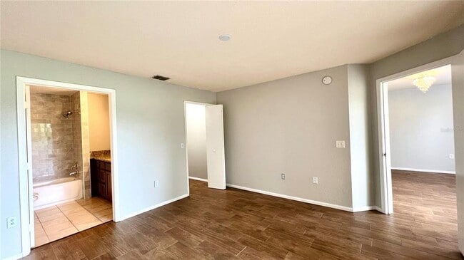 Building Photo - 7811 Sugar Bend Dr