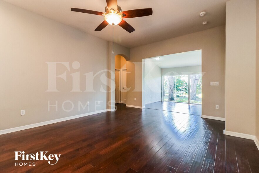 Building Photo - 6201 Gannetdale Dr