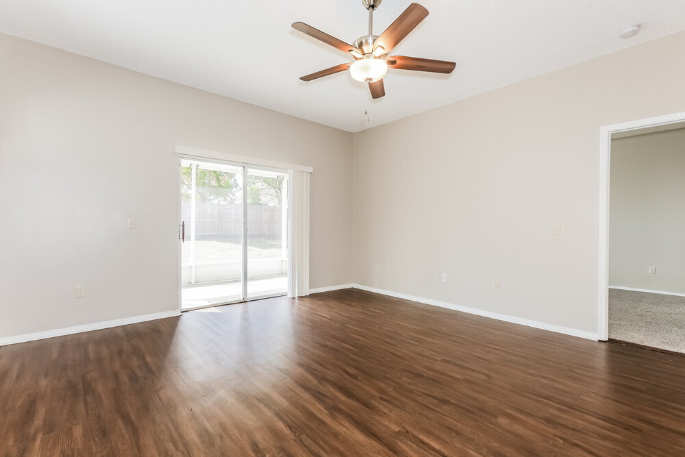 Building Photo - 327 Sand Ridge Dr