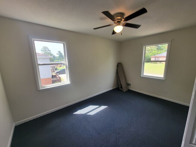 Building Photo - 3513 Wyevale Dr