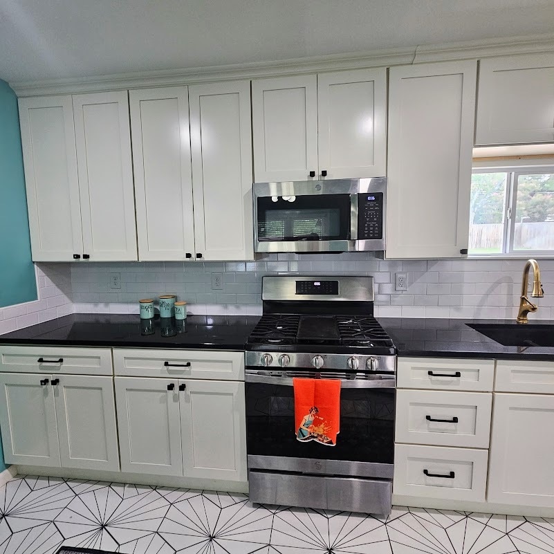 Building Photo - 225 Seford Dr