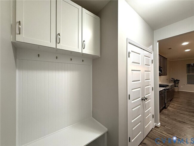 Building Photo - 4018 Tin Roof Way