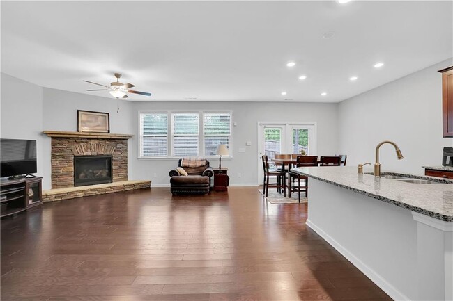 Building Photo - 2375 Woodmarsh Cir