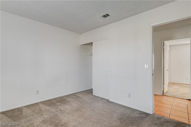 Building Photo - 707 Honeybee Ct
