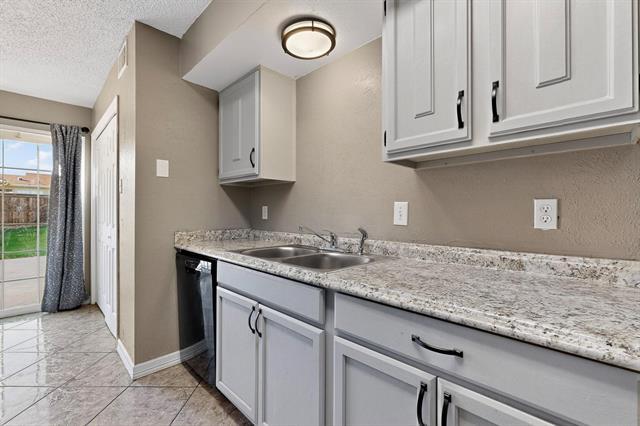 Building Photo - 2700 Winding Creek Dr