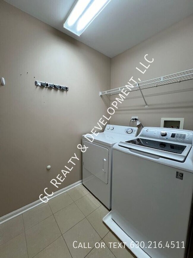 Building Photo - 1513 Bristol Ln