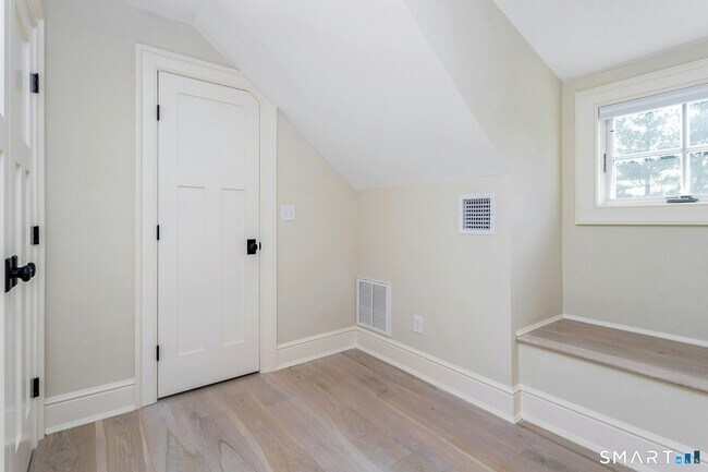 Building Photo - 46 Cook Rd