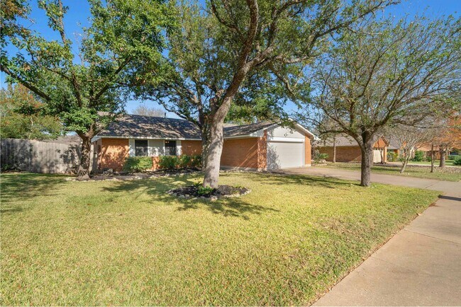 Building Photo - 5510 Wagon Train Rd