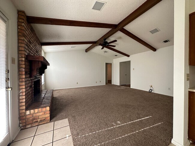 Building Photo - Single Family Home