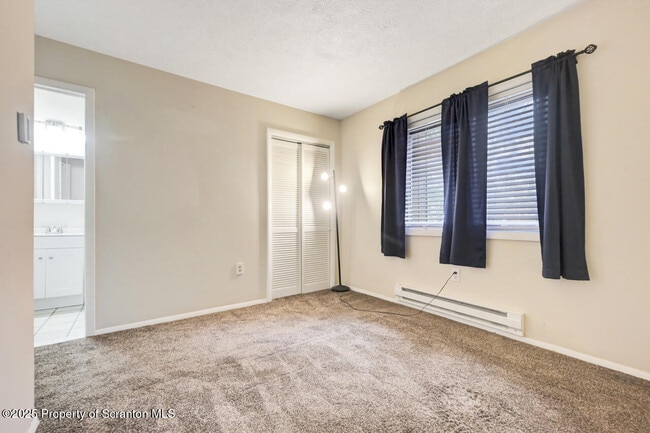 Building Photo - 300 Lake Rd