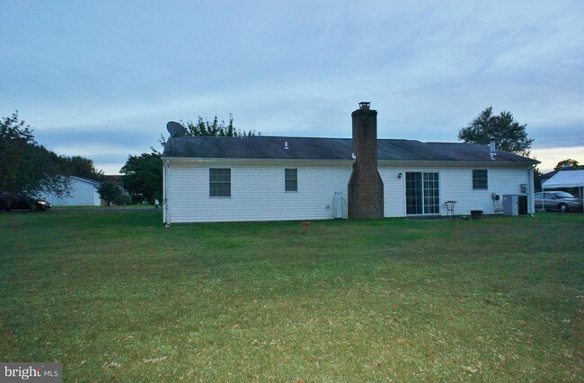 Building Photo - 6061 Dawn Dr