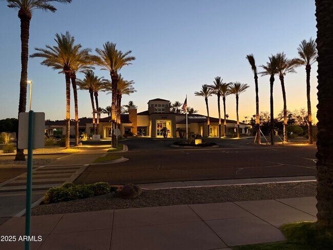 Building Photo - 15876 W Alpine Ridge Dr