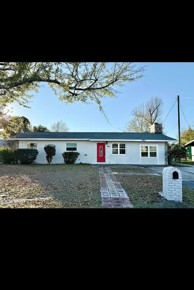 Building Photo - 1418 Iowa Ave