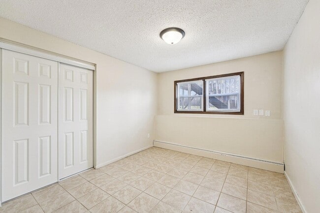 Building Photo - 17256 Kenyon St NE