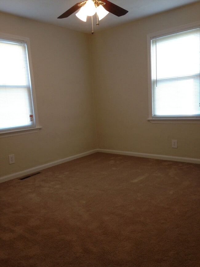 Building Photo - Single Family Home in Portsmouth