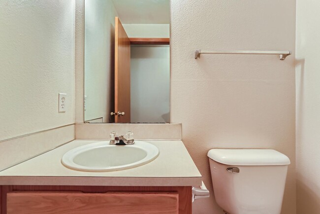 Building Photo - 15459 SW Donna Ct