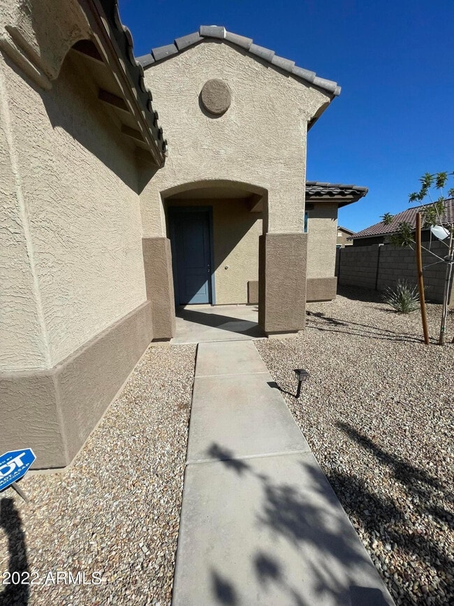 Building Photo - 18582 W Carlota Ln