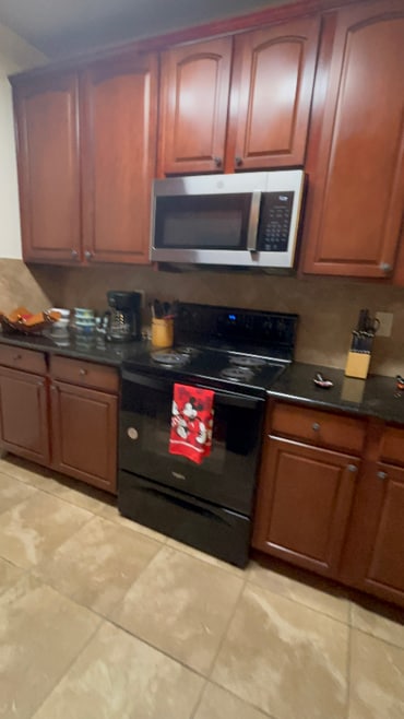 Building Photo - 901 Charo Pkwy