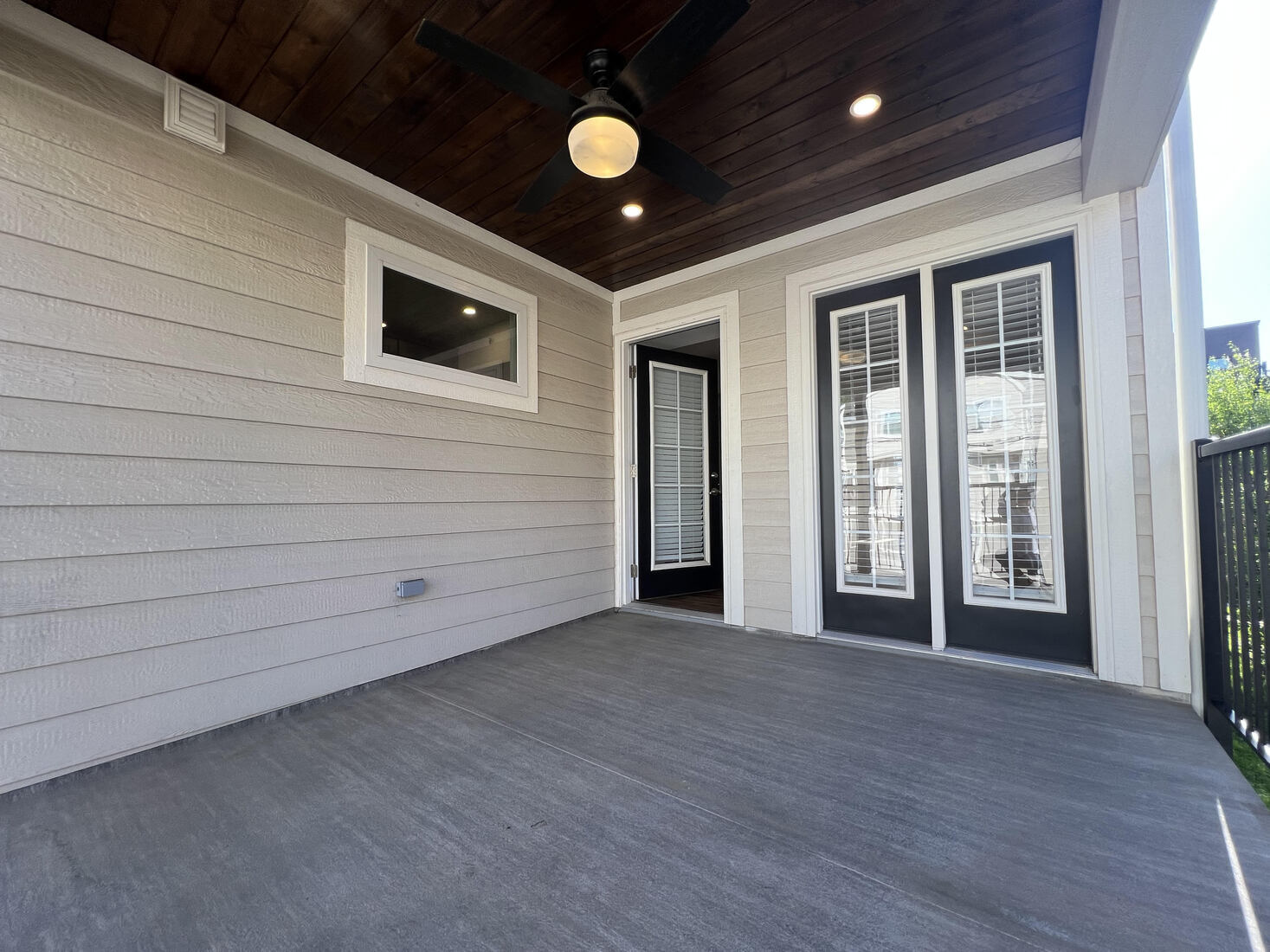 Building Photo - 4462 Broadway Blvd