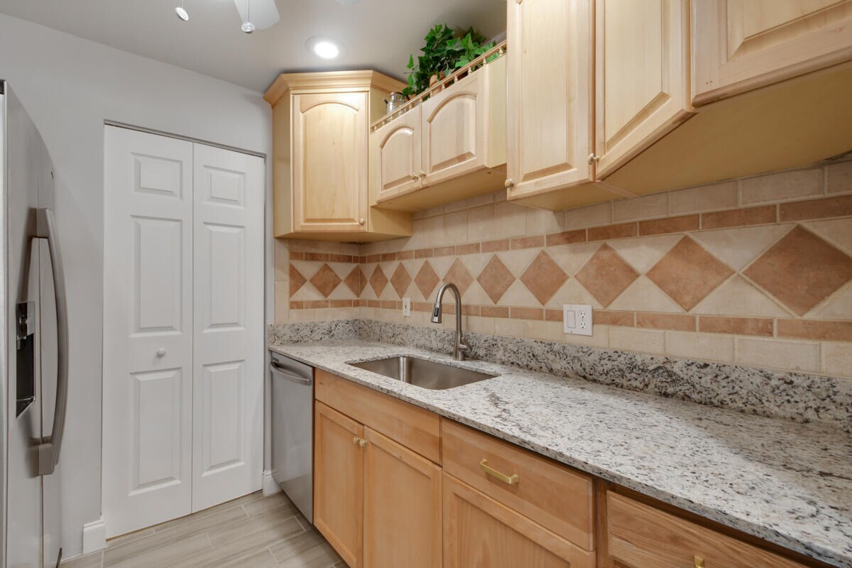 Building Photo - 12030 Alt A1a