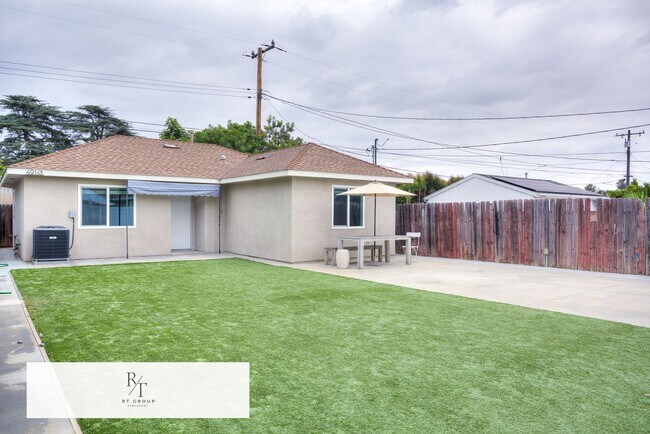 Building Photo - Bright 2BD Back House in Temple City Unified School District – Washer/Dryer Included. Separate En...