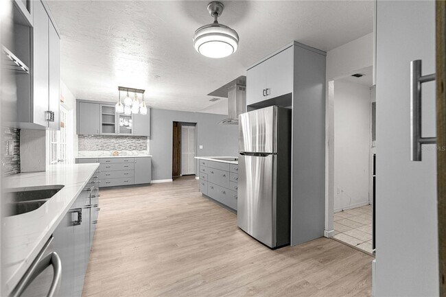 Building Photo - 4951 SE 35th Ave