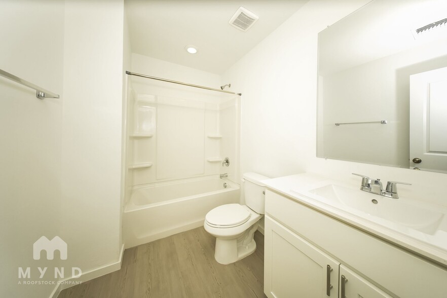 Building Photo - 3736 Los Cabos Dr