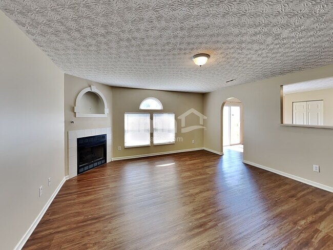 Building Photo - 5525 Village Grove Ln