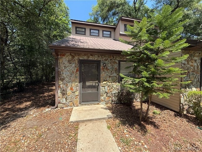 Building Photo - 2316 Colby St