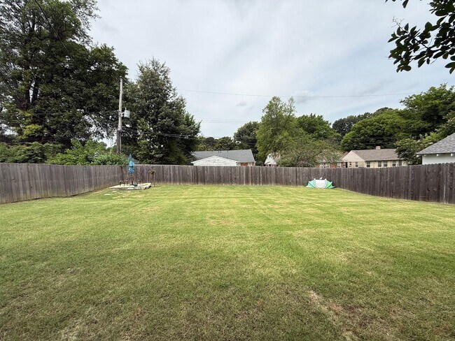 Building Photo - 159 St Agnes Dr