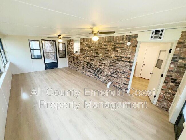 Building Photo - 504 Kelly St