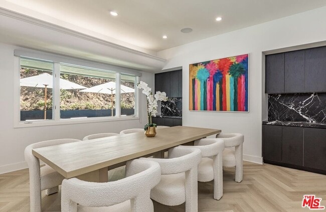 Building Photo - 502 Evelyn Pl