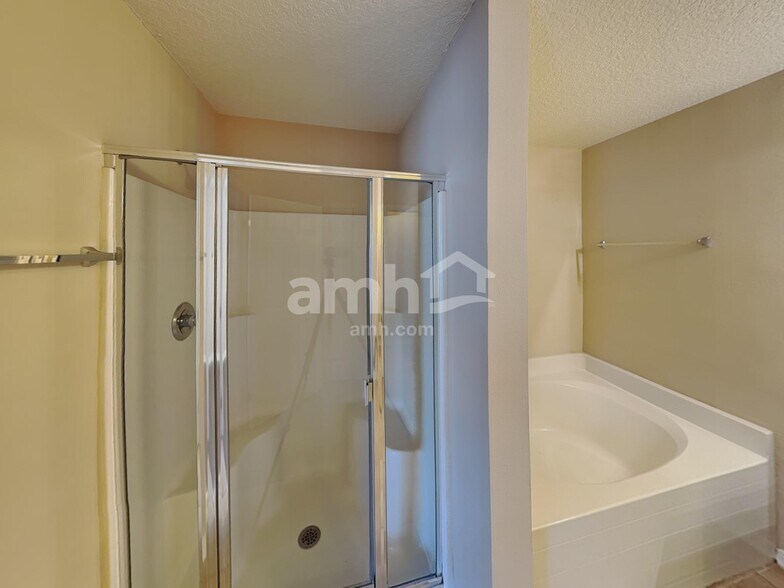 Building Photo - 2531 Fox Hill Ln
