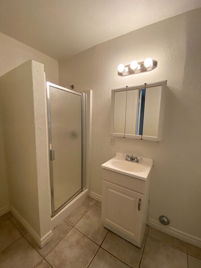 Building Photo - 5775 Baja Dr