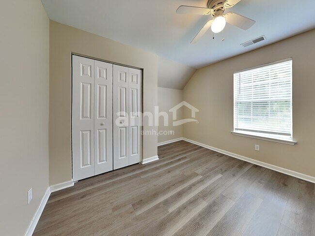 Building Photo - 4809 Wheatfield Dr