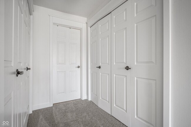 Building Photo - 8651 Jaffa Ct Dr E