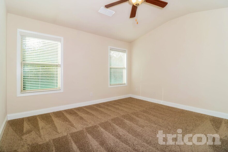 Building Photo - 389 Trickum Hill Dr