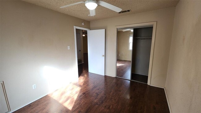 Building Photo - 208 N Vandeveer St