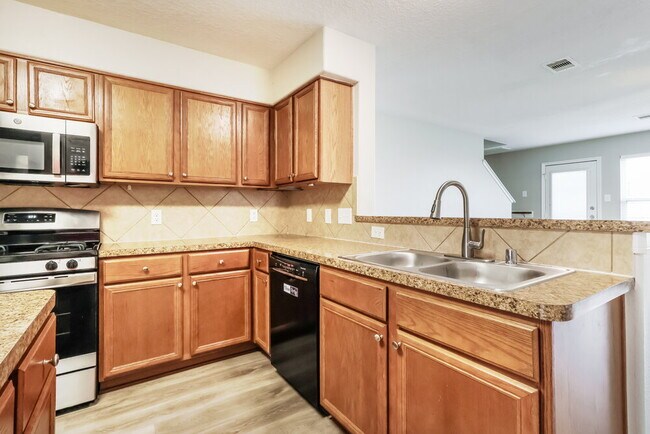 Building Photo - 17819 Yellow Birch Trail