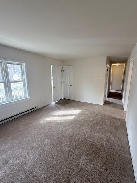 Building Photo - Wonderful 3 Bedroom Home close to Hull Street!