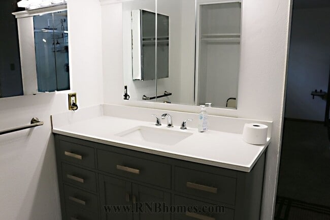 Building Photo - 2540 El Burlon Cir