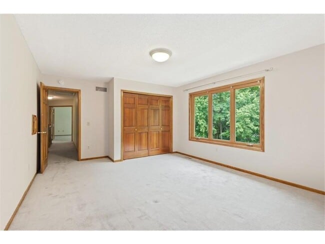 Building Photo - 7140 Willow View Cove