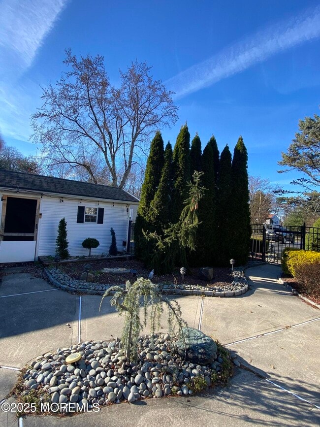 Building Photo - 41 Church Rd