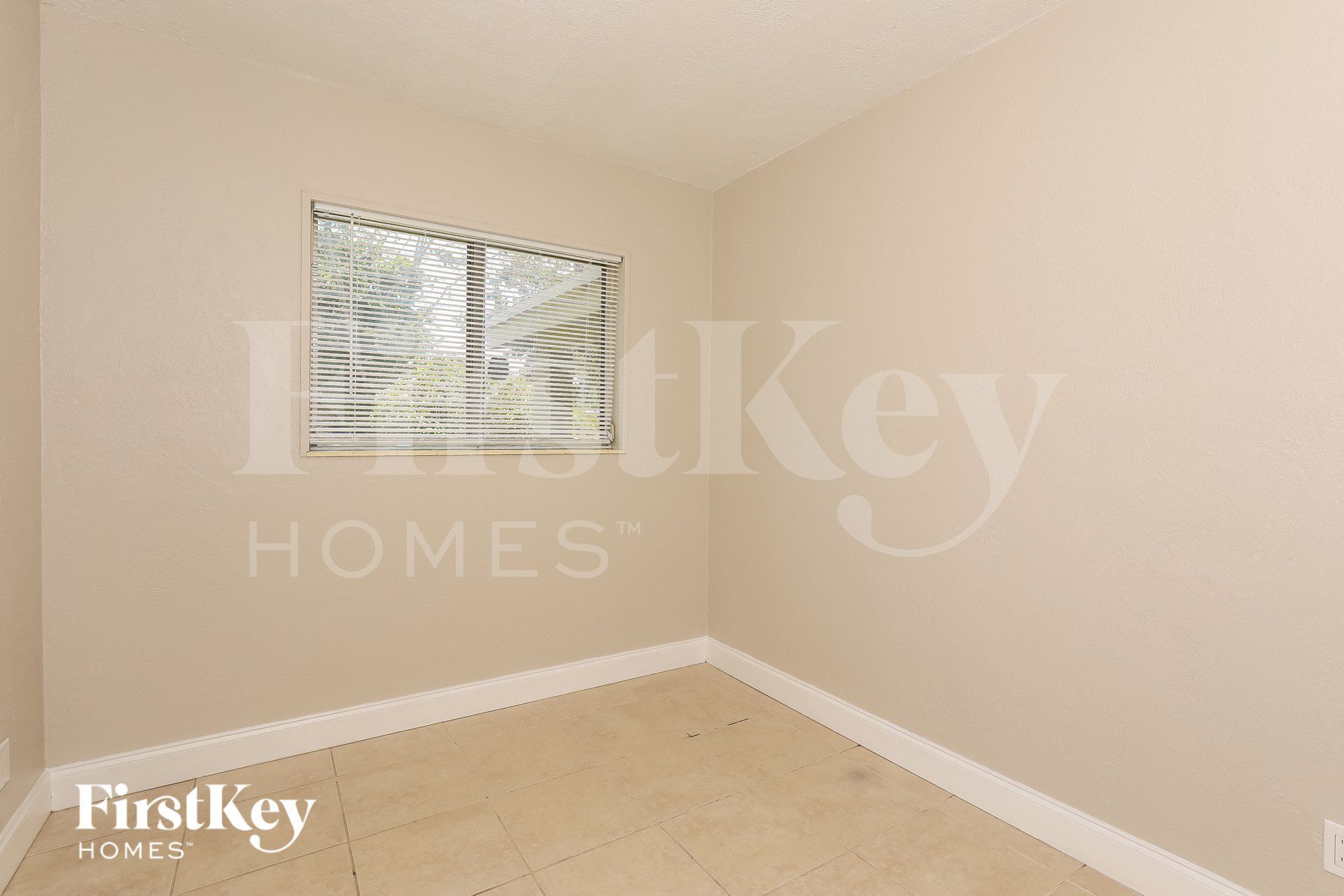 Building Photo - 6487 SW 26th St