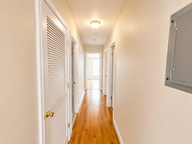 Building Photo - 89 Highland Ave