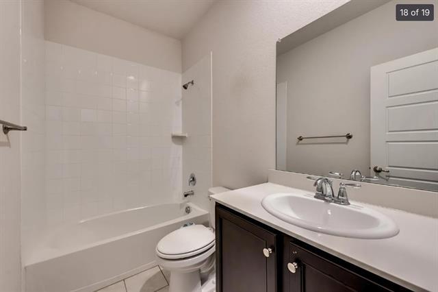 Building Photo - 2405 Siskiyou St